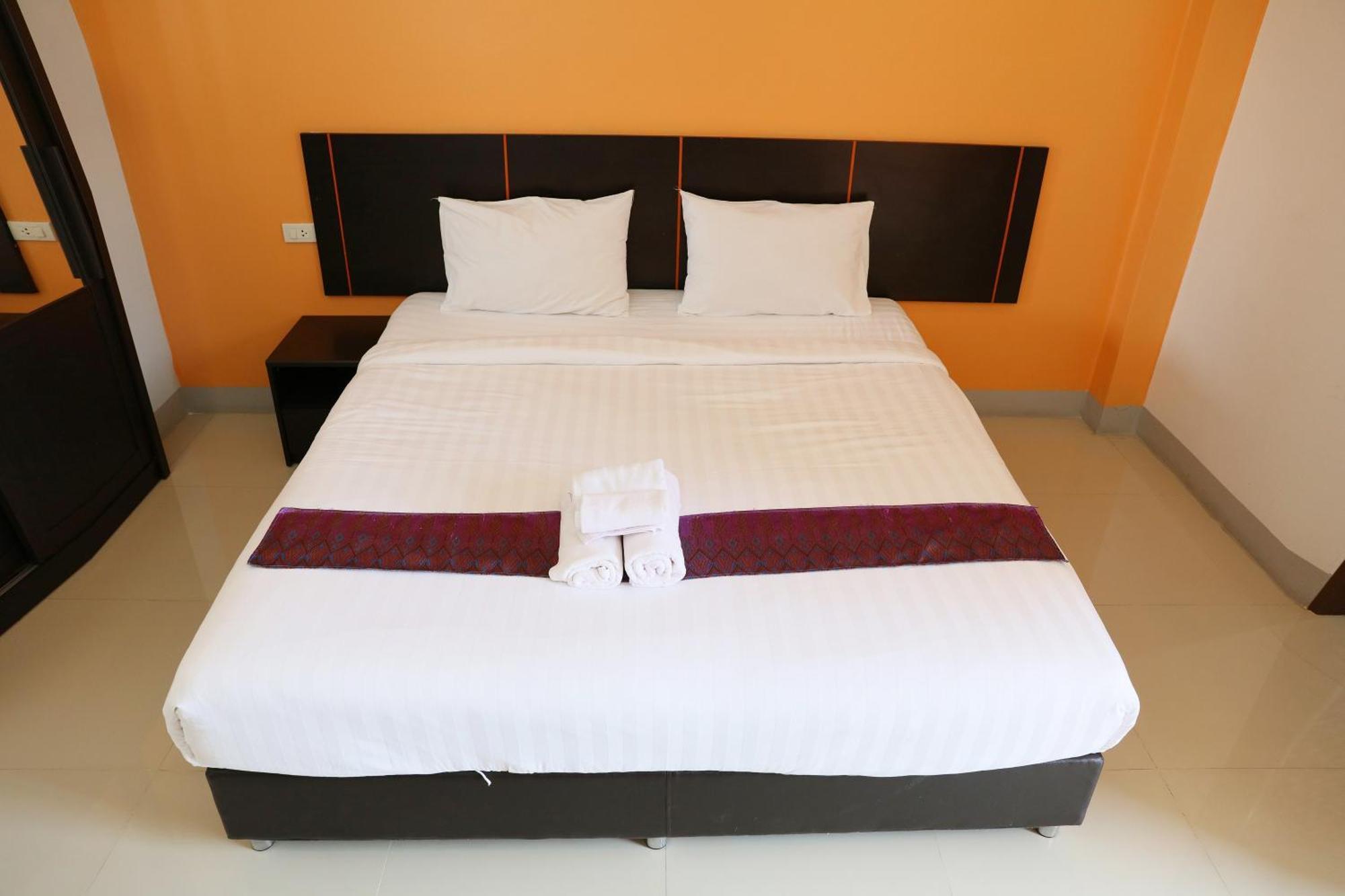 La Viva Hotel Buriram Exterior foto