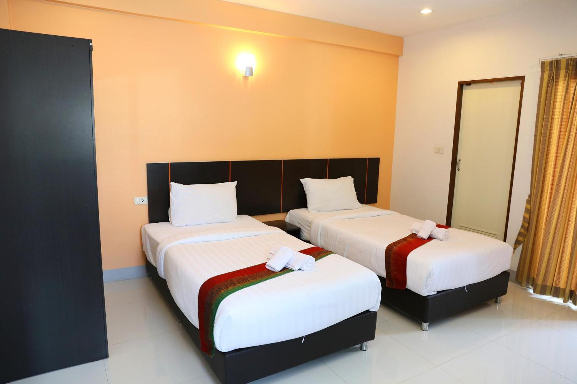 La Viva Hotel Buriram Exterior foto