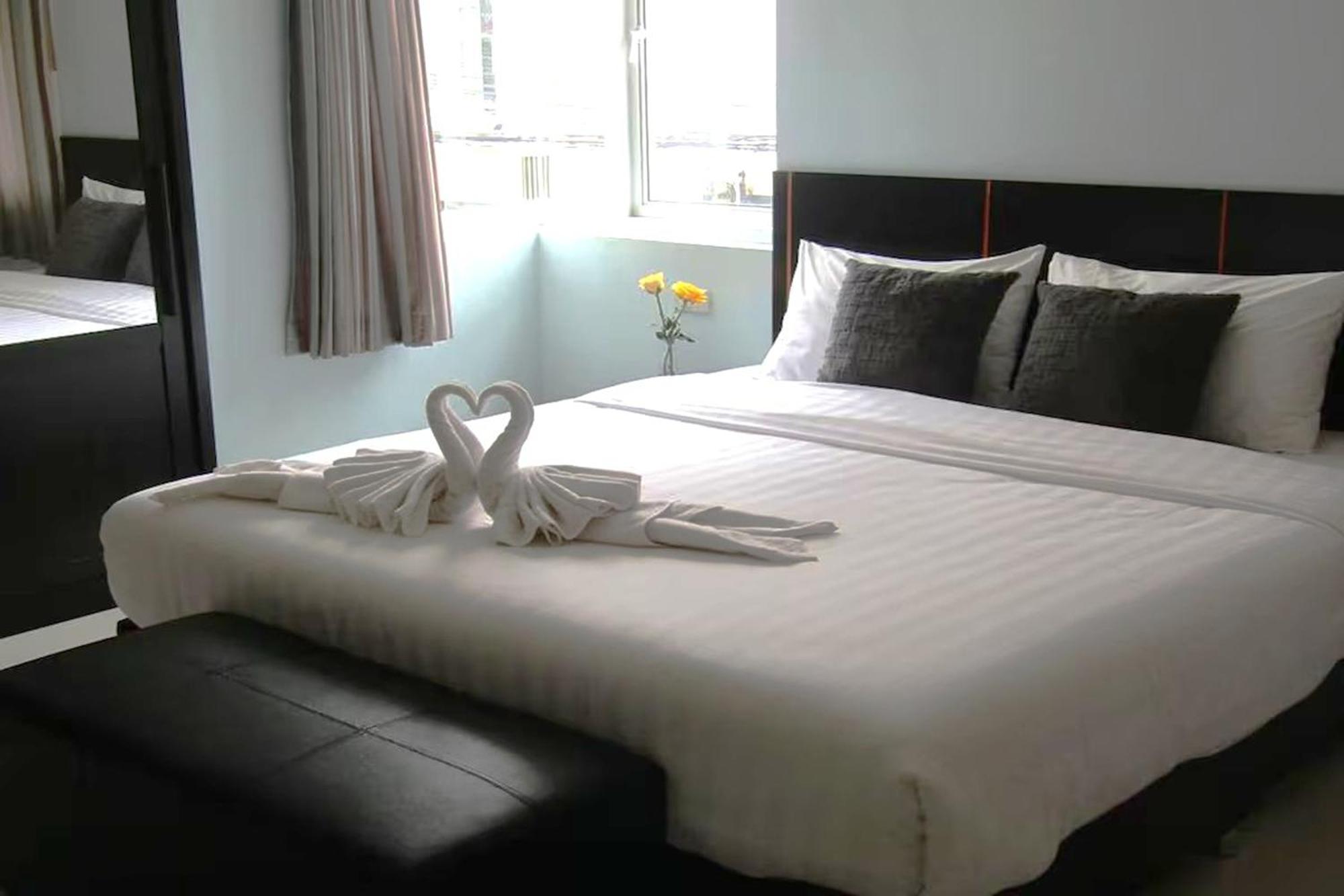 La Viva Hotel Buriram Exterior foto